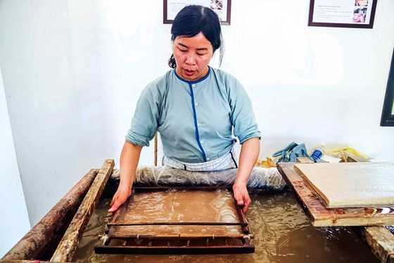 giay tranh truc chi thu cong